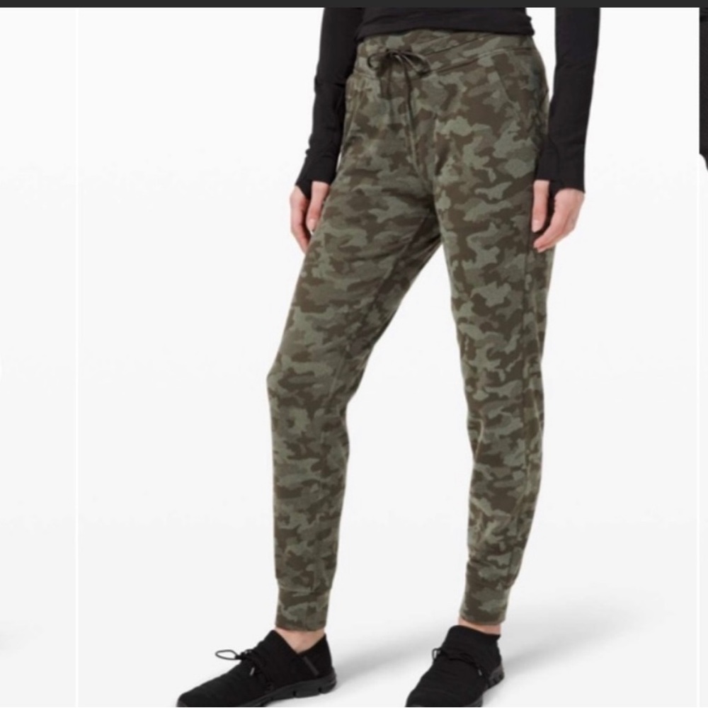 Lululemon Ready To Rulu Jogger Jacquard *Heritage
Camo Dark Olive Green Twill